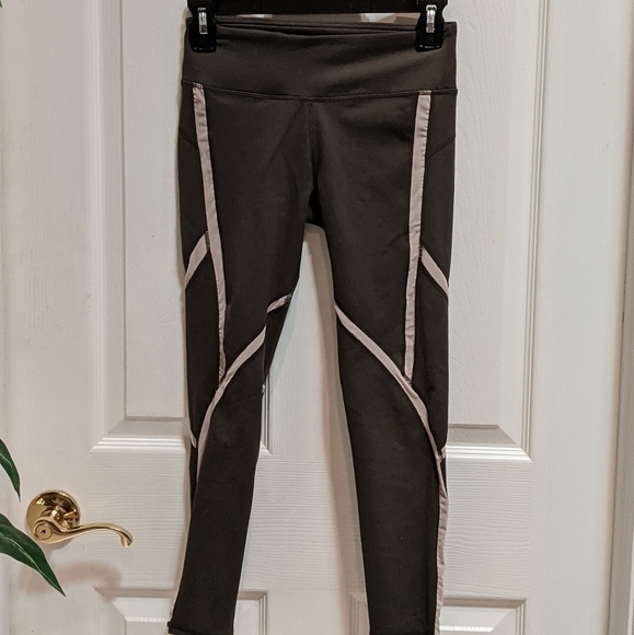 Fabletics Olive Green/Cream Athletic Leggings XXS - Picture 4 of 13